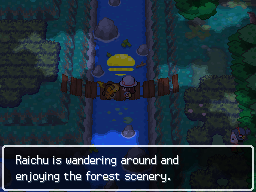 Protagonista junto a un Raichu en un bosque nocturno de Pokémon Rose Gold NDS